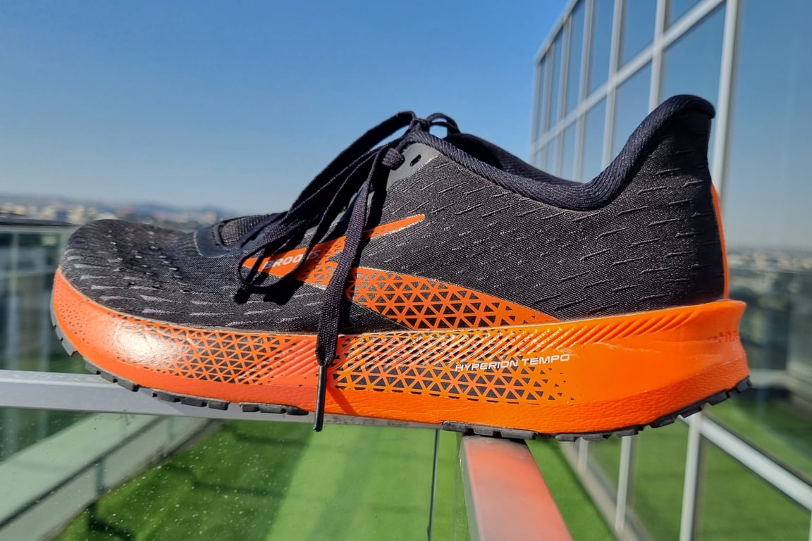 Brooks Hyperion Tempo in front of the sky.