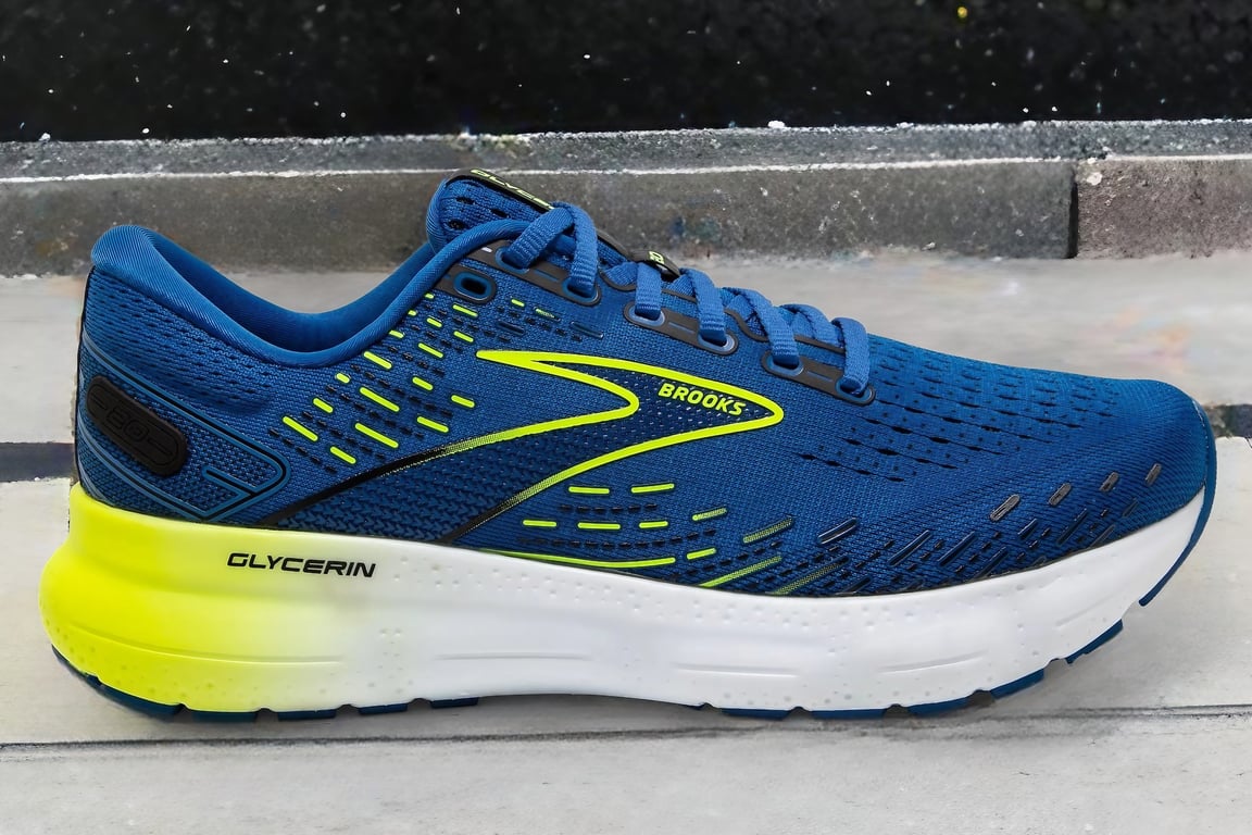 19 Best Running Shoes For Narrow Feet (for 2023) — WR