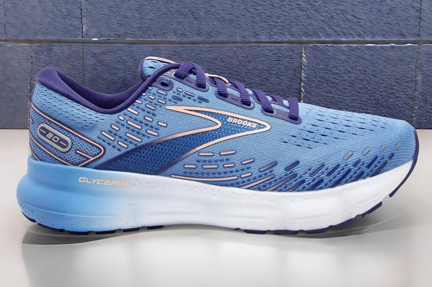 The Brooks Glycerin 20 running sneaker from a side view.